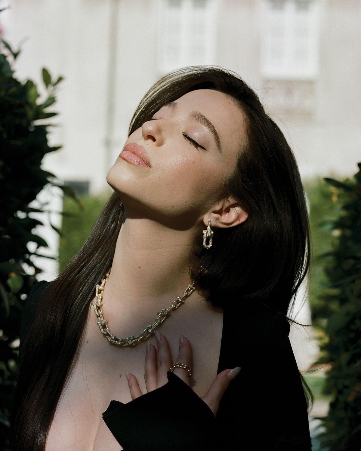 米奇·麦迪森为Harper's Bazaar韩国版拍摄的一组写真 