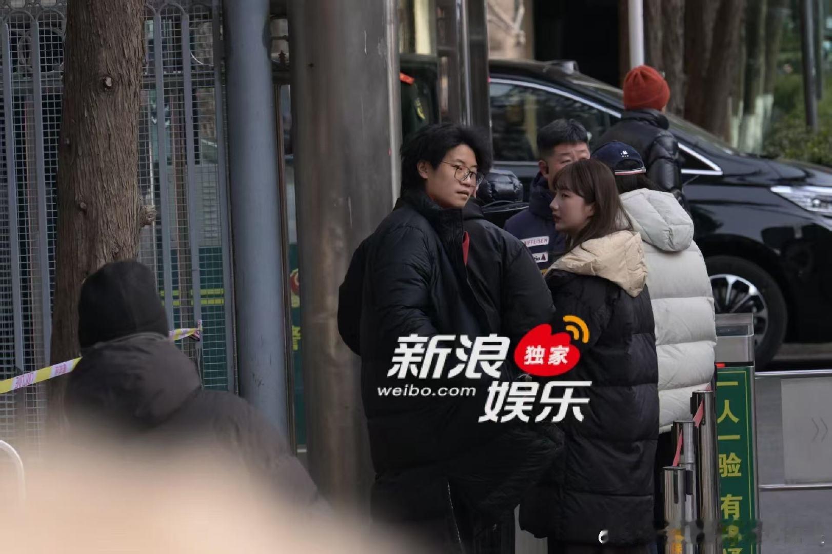 徐浩伦谭湘文现身春晚首次联排 春晚舞台的快乐预警来了！徐浩伦谭湘文现身首次联排，