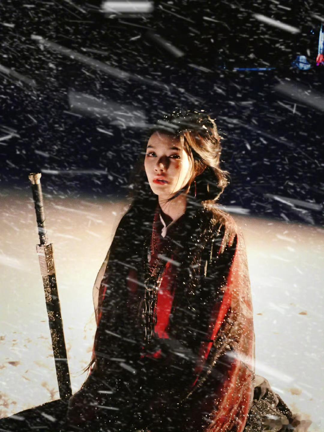 林允战损武侠风 林允潜力无限，从女祭司到神女女妖，如今武侠风写真更是绝。红衣战损