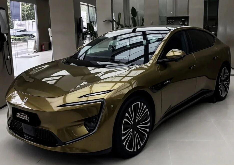 阿维塔12的颜值真的被低估了全新一代的阿维塔12设计和配置都很给力，颜值属于是很