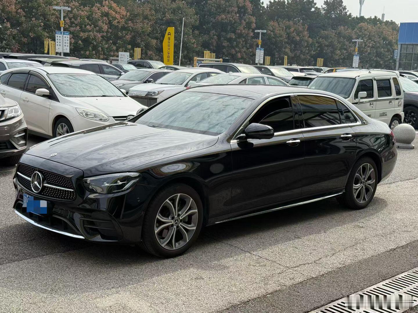 最新到店奔驰E300L运动豪华2023年差几天上牌2.8万公里 原版原漆仅售32