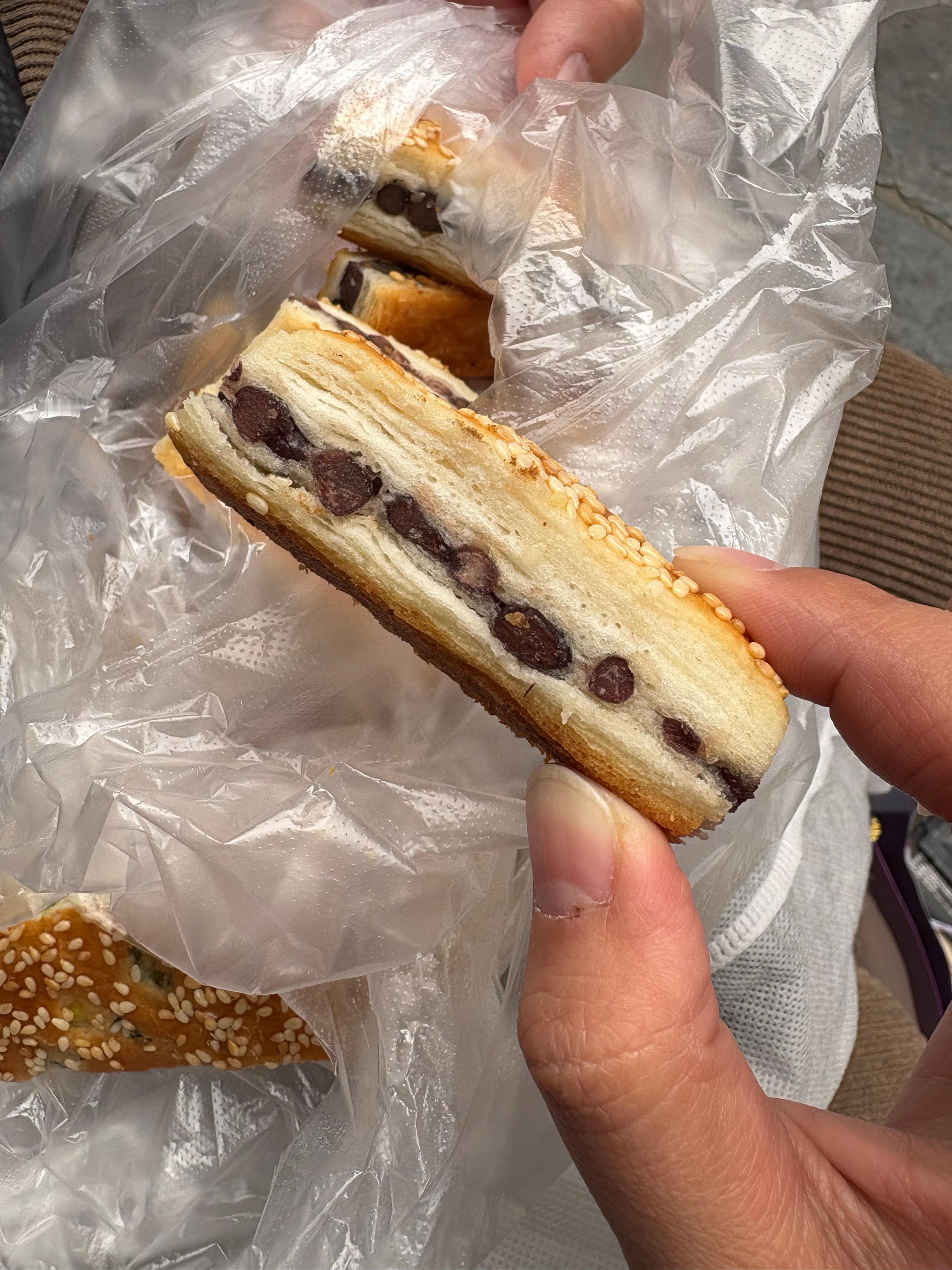 芝麻千层饼吃了、萝卜饺子吃了、顶顶糕吃了、豆皮吃了、卤干子吃了、花面吃了、金果条