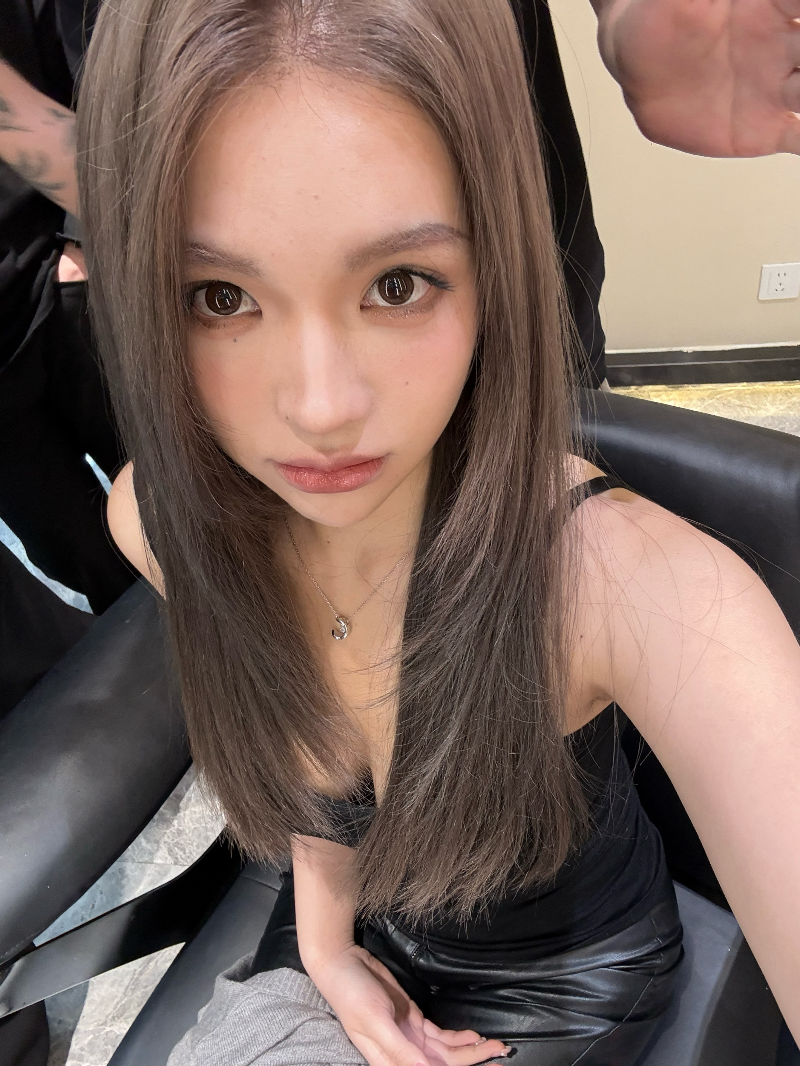 [微笑]什么都不想say了八个小时 屁股坐穿的新！皮！肤[拜拜][拜拜][拜拜]