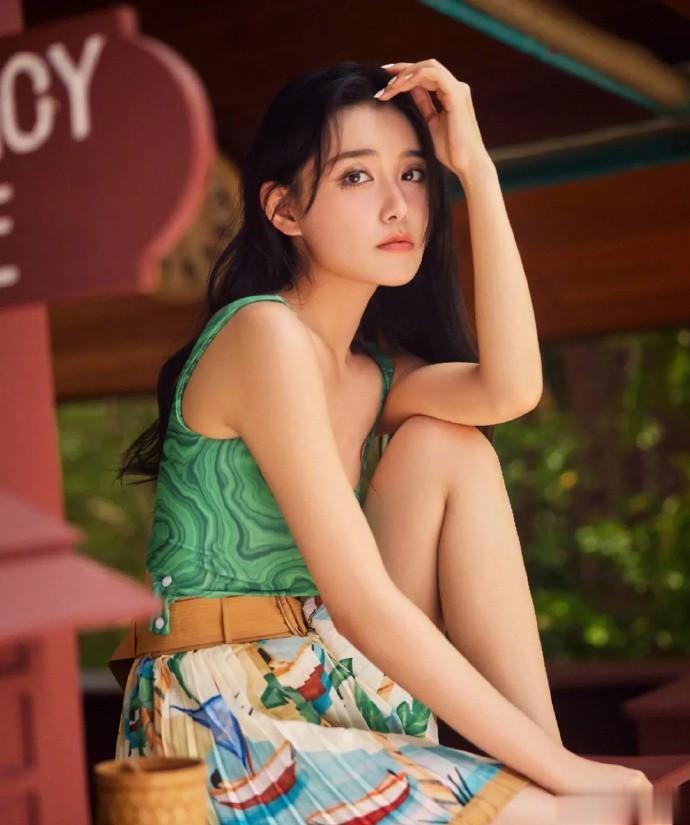 蒋依依和前经纪公司的官司且有得打了！  原本合约期双方关系就极其差，如今关于“税