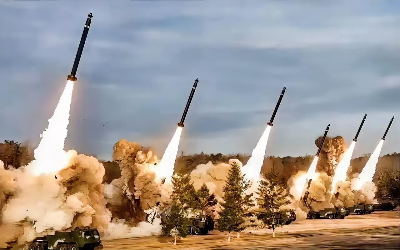 19日凌晨，大批导弹密集射向日本海，高市早苗这下尝到后果了！半岛东部海域突发重磅
