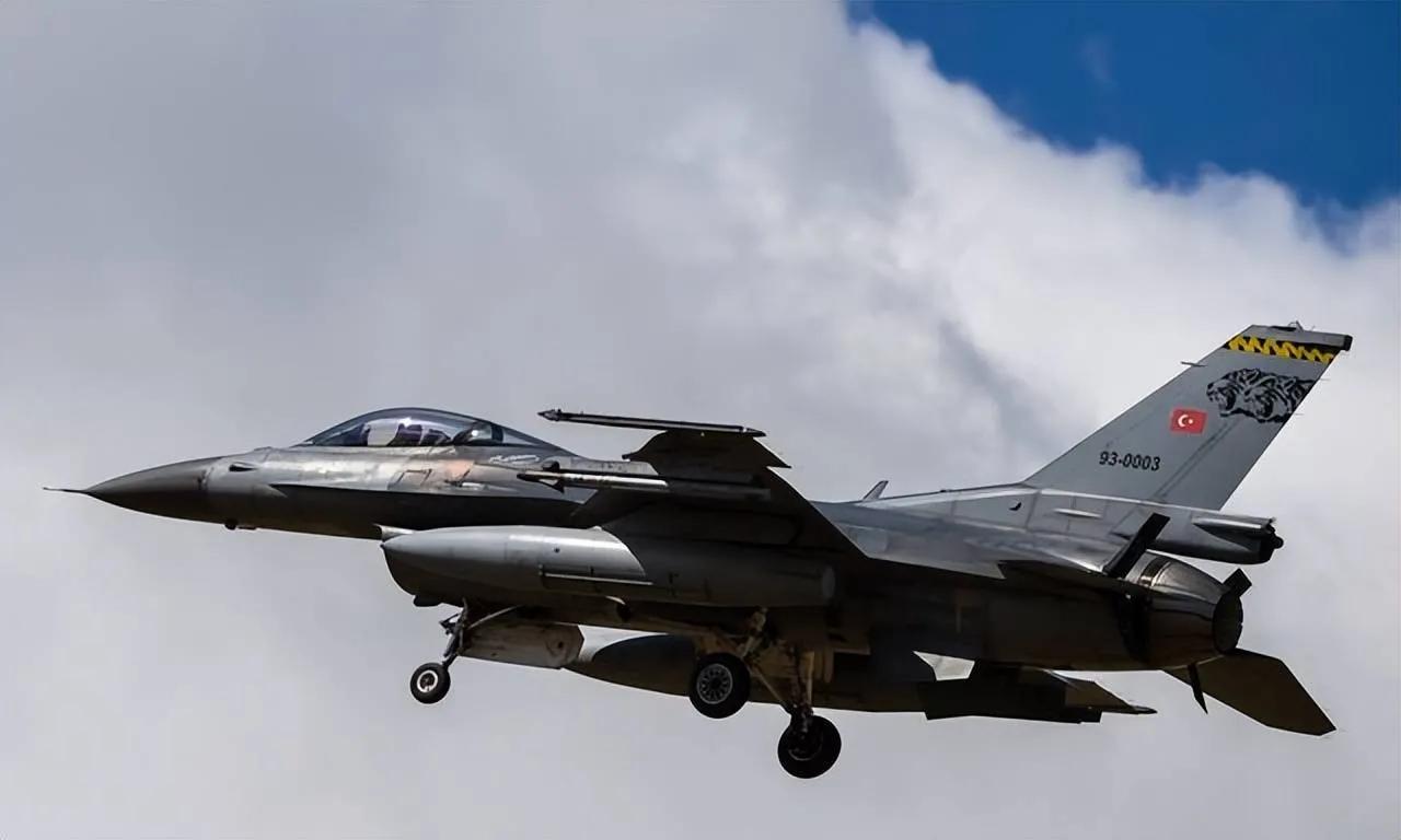 不宣而战！美国F-16跨境突袭，结果惨遭中国导弹‘教做人！

冲突爆发当天凌晨4
