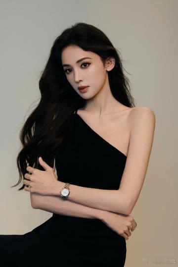 娜扎天选高干文女主 娜扎就是高干文女主的现实范本，优雅且迷人。她那些待播作品就像