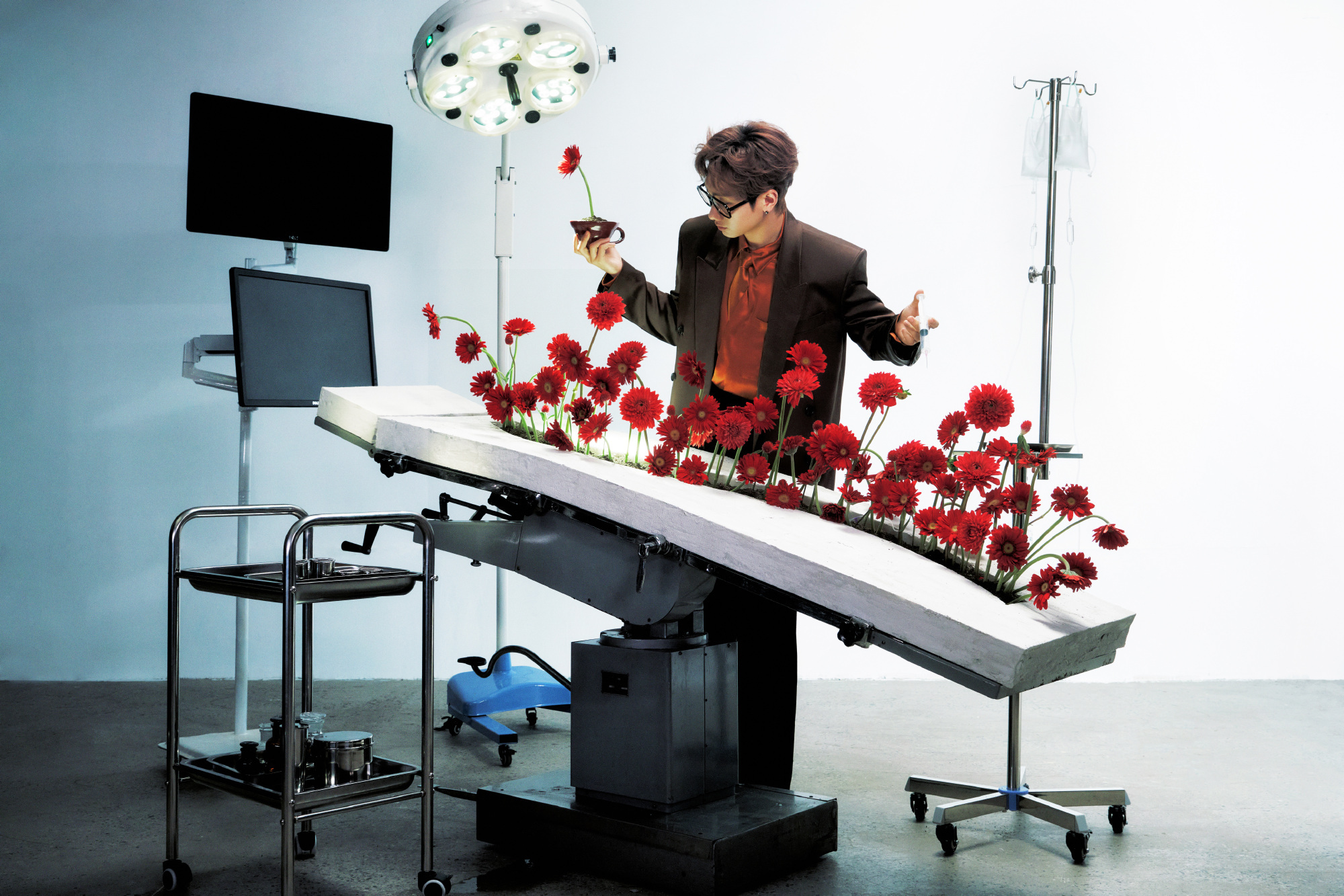 汪苏泷将在这片红色中闪耀今夜 啊啊啊啊啊啊汪苏泷微博之夜造型出图啦🈶这组图简直