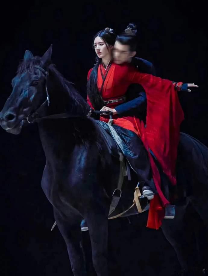 将门毒后原著没有女主穿红衣骑马设定将门毒后海报中女主骑马发型和红衣都跟星汉灿烂程