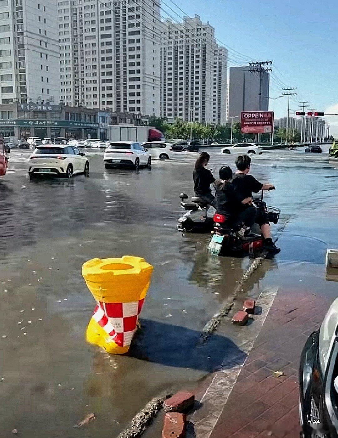 中国大陆河北省廊坊胜芳，以前出宫女的地方，又成臭水河了