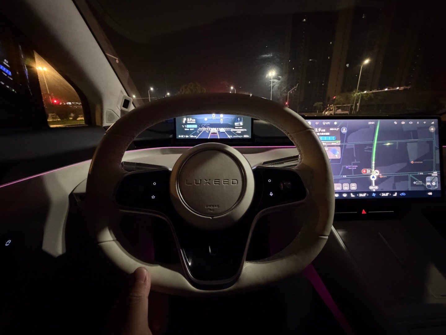 就喜欢晚上开车这种氛围，有同款吗