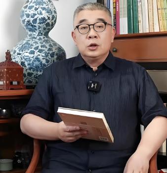 复旦大学钱文忠教授说：
“做人，不要去责怪任何人，
合得来，好好相处，多多关怀；