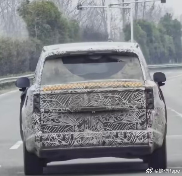 小米家族 YU9路测视频曝光 车💡真灯亮了你打几分，有没有冲动的想法。。。大v