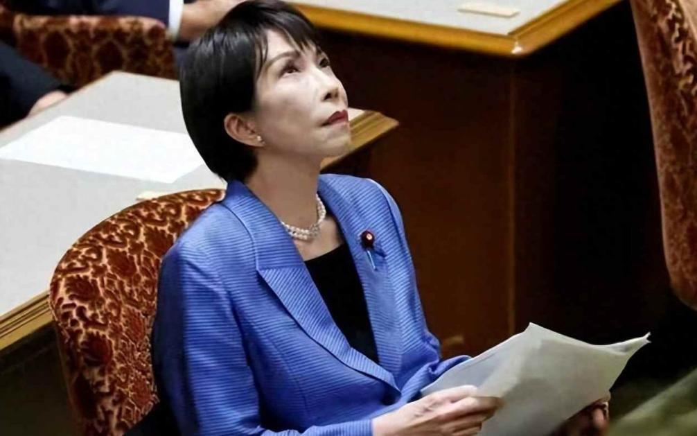 高市早苗政府当下倍感紧迫，在我方完成潜射战略弹道导弹试射之后，十艘海军舰艇集群持