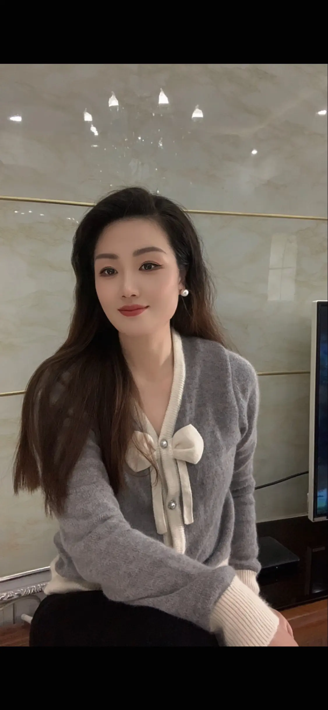 你说你不穿蕾丝，也不穿黑丝，就想当个屌丝
