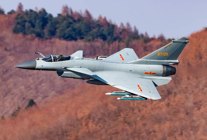 伊朗绝对不会买歼10C战机，也不会买052D战舰，也不会买什么防空导弹，一句话就