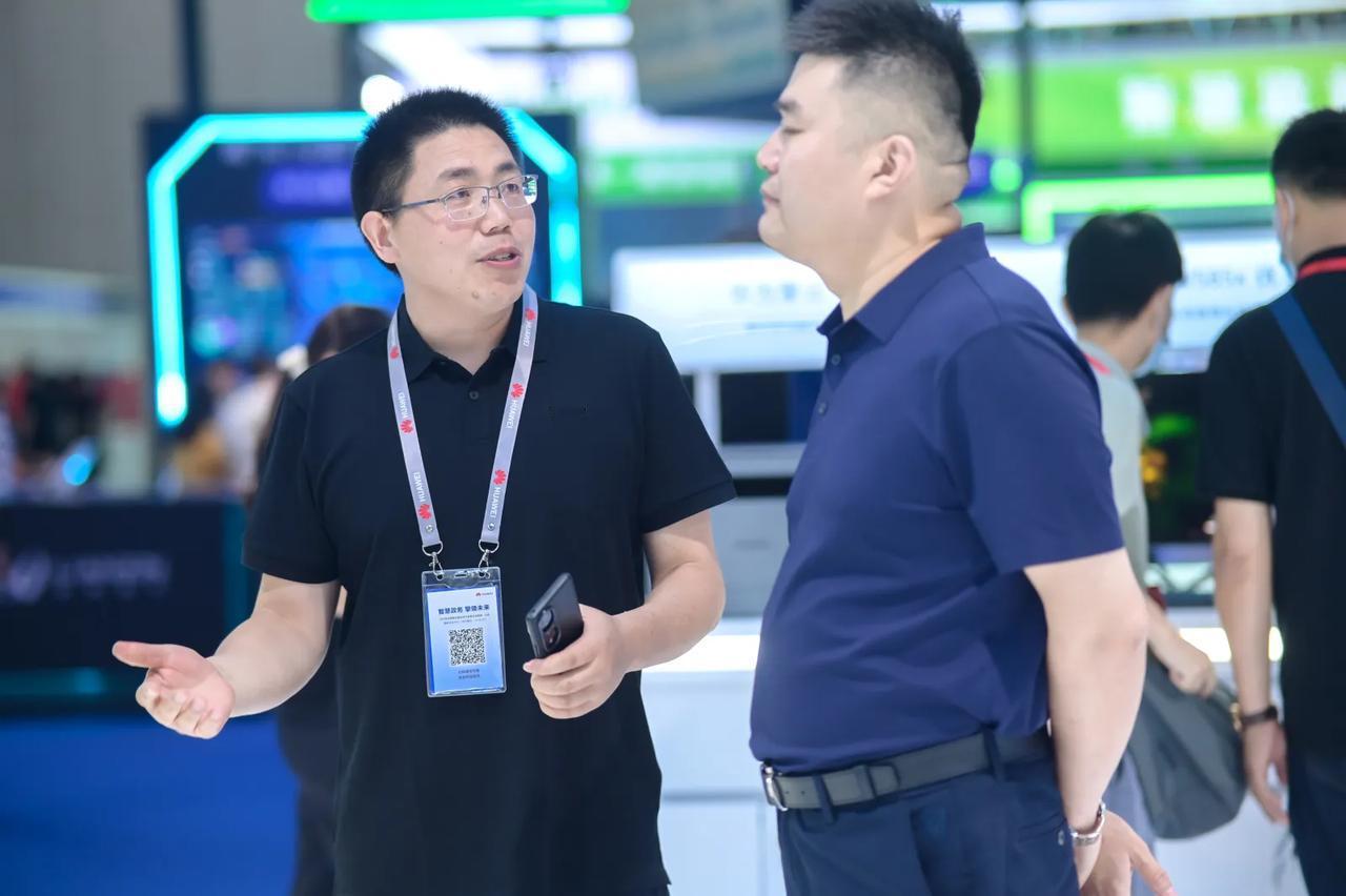 最近，科技圈被华为擎云L540x刷屏了！在2025政法智能化建设技术装备及成果展