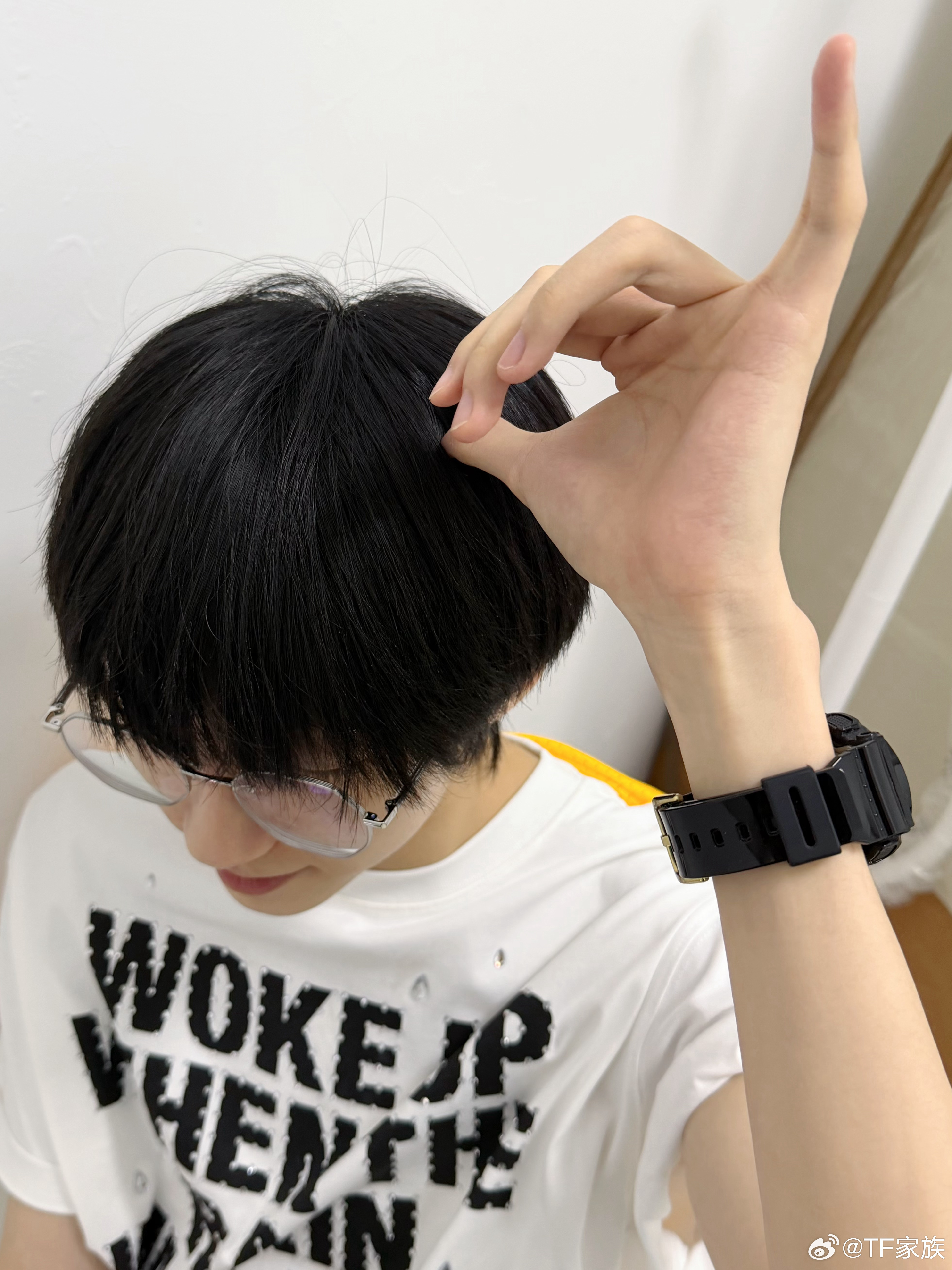 今日份眼镜哥哥 比羊角～