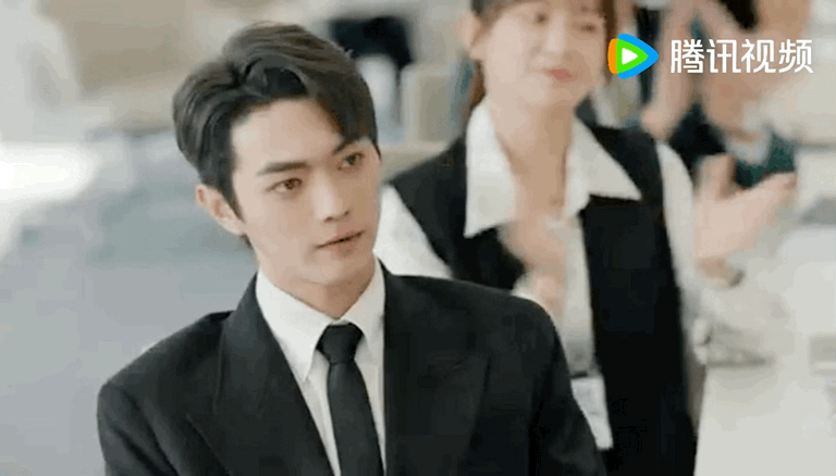 #韩廷第一章回国# 许凯颜值与演技并存，韩廷角色令人期待，期待他再次征服荧屏！ 