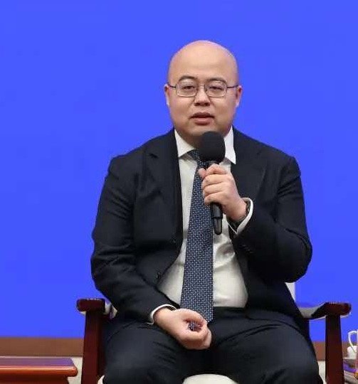 MiniMax创始人不再领取薪酬MiniMax创始人兼CEO闫俊杰发布内部全员信