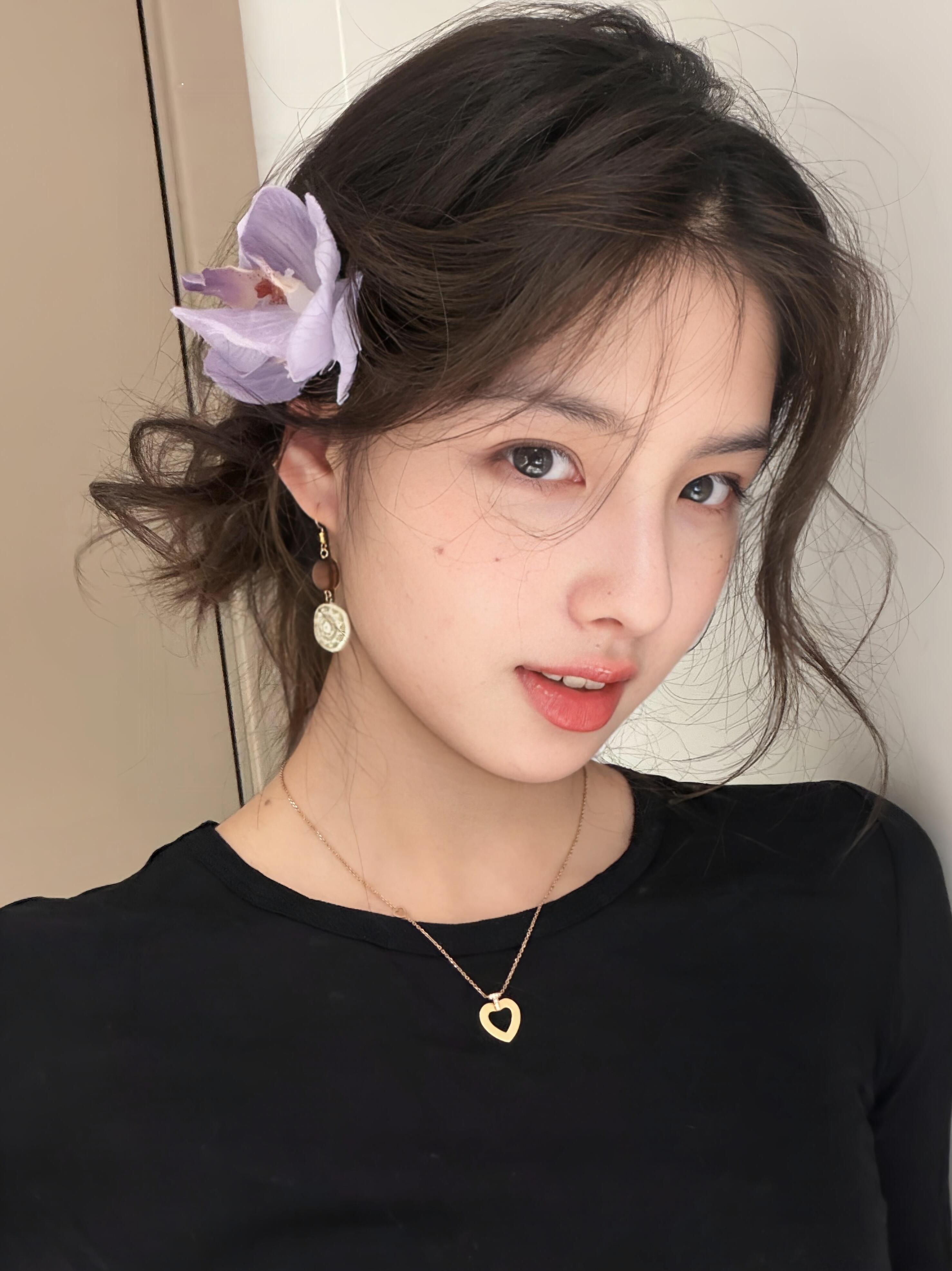 艾米 姐感妹艾米好一款姐感妹，她身上真的有大花气质，期待妹妹学成归来 