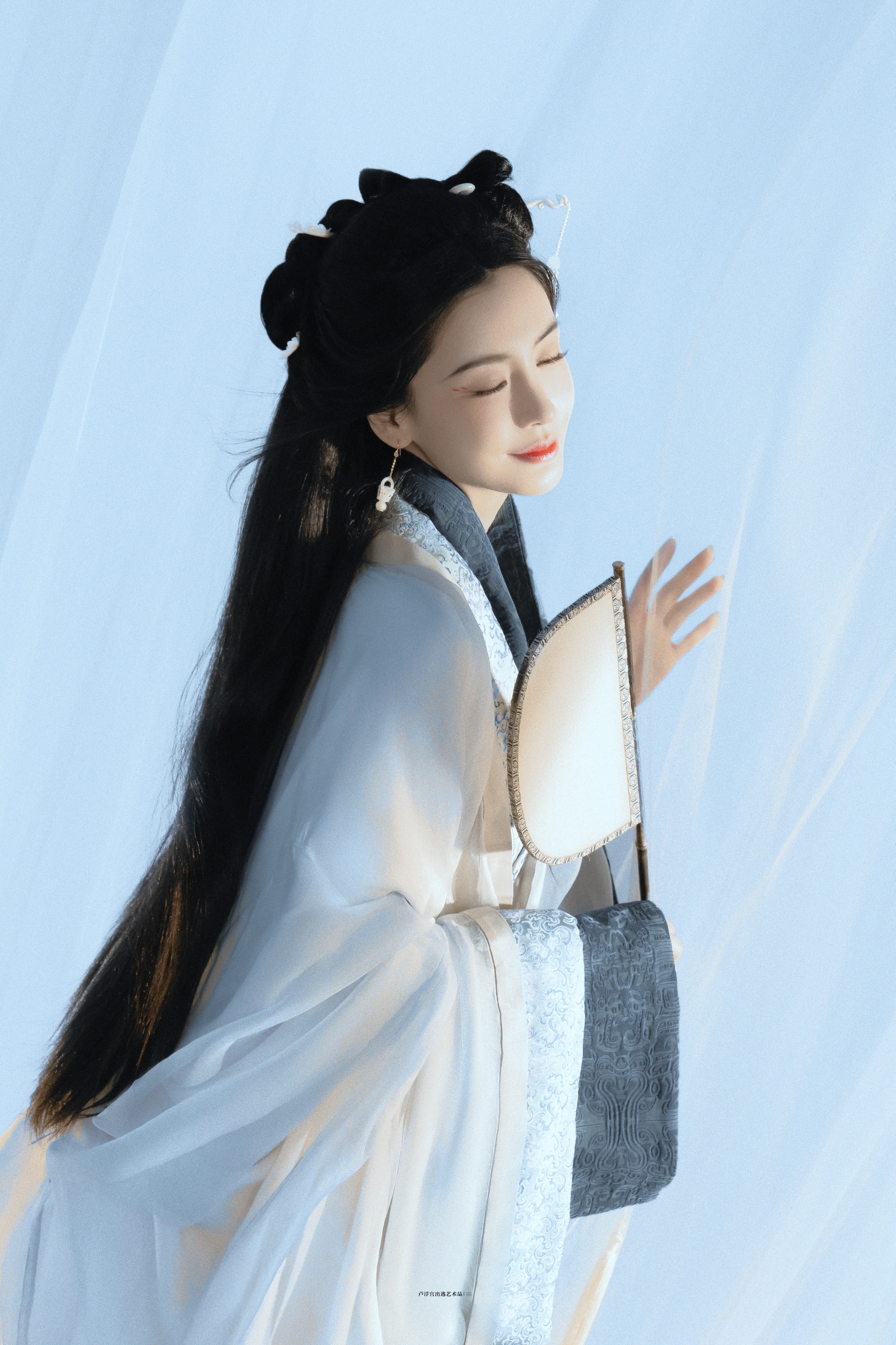 Angelababy 杨颖青衫风雪客 拥枝待亭亭🕊 