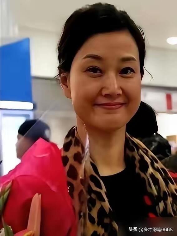 湖南省湘西土家族苗族自治州大山里出来的美女，果真是好美啊，即使老了，气质也是杠杠