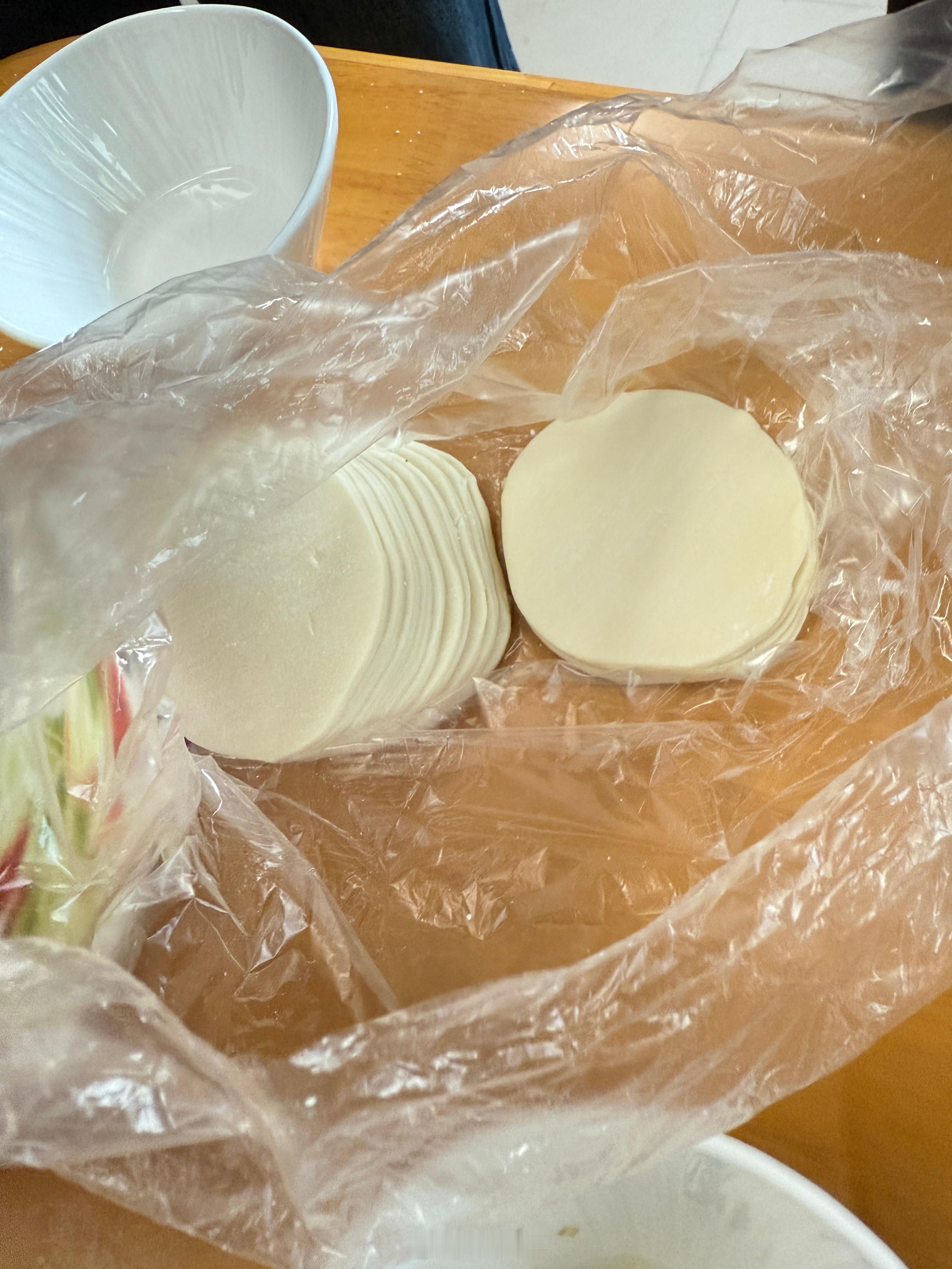 赶时髦了，今年居然包起了饺子 