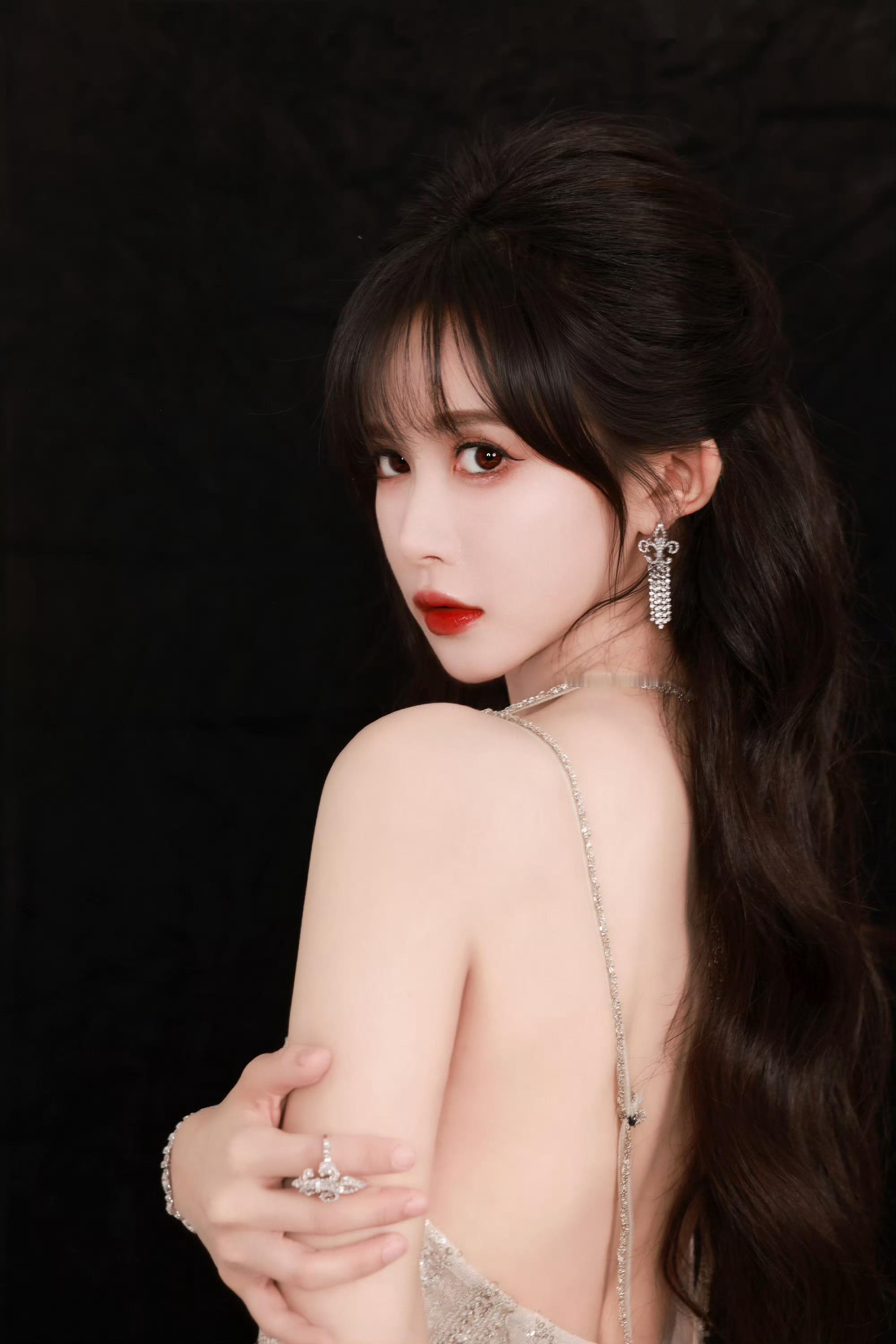 段艺璇说自己想演渣女 又撩又带点坏的人设，段艺璇你这心思藏多久了。支持姐姐挑战渣