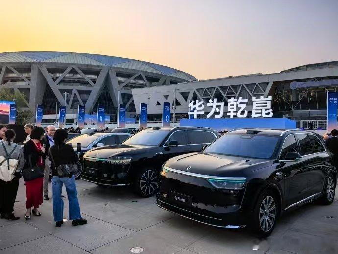 华为乾崑花180亿研究如何开得更好 华为乾崑🛡️把重心全部放在技术深耕上，百亿