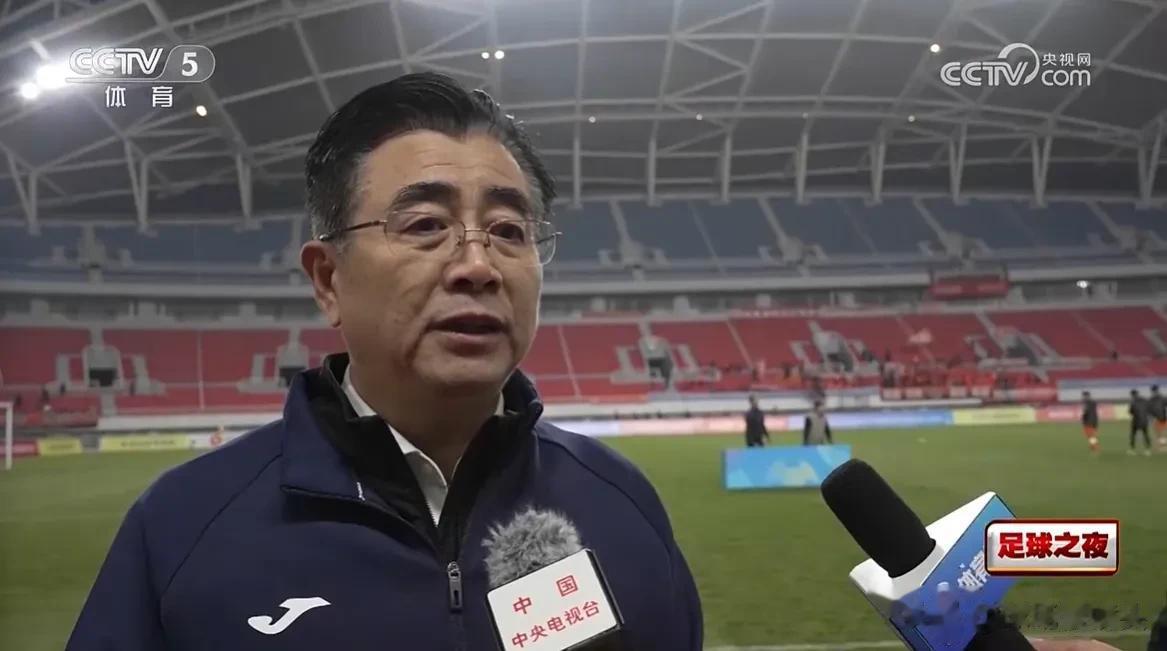 足协新主席宋凯与前主席陈戌源对待世预赛的不同态度对比——

宋凯——一切从简，没