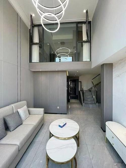 极简生活：
入住一楼3年，我发誓：这辈子再也不买一楼！

当初买房时，销售把一楼