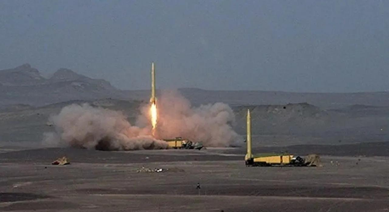 伊朗伊斯兰革命卫队警告称，为回应美国和以色列对伊朗穆巴拉克、伊斯法罕和胡齐斯坦钢