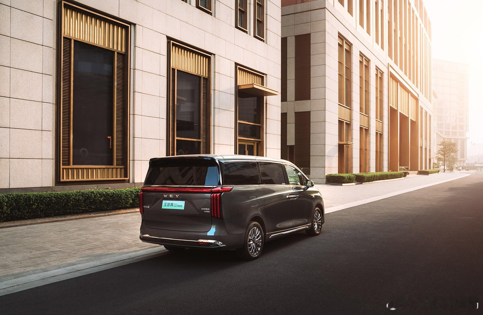 为什么说比亚迪的车卖的越好，丰田就越瞧不起它？因为在中国卖混动，丰田就是最大的冤