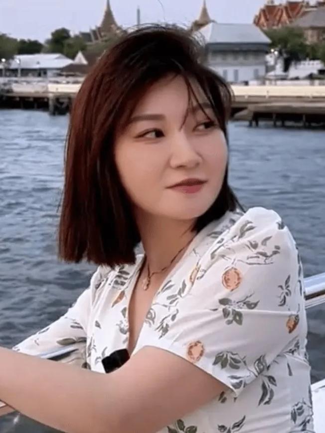 王暖暖凌晨紧急送医：躲过34米悬崖死劫，没熬过6年身心凌迟
 
谁也没想到，从泰