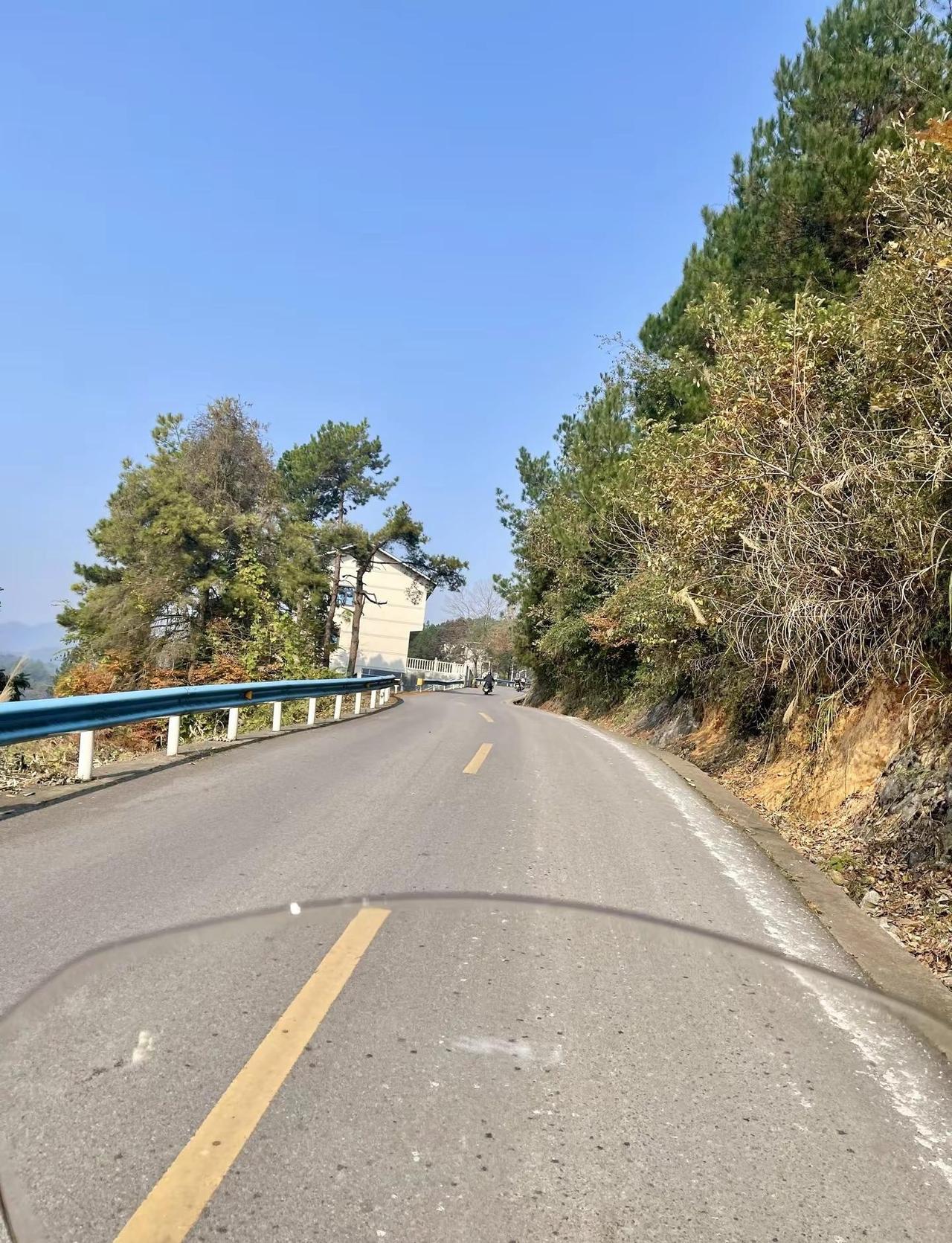 骑行露营的好地方，追逐最后一天的太阳