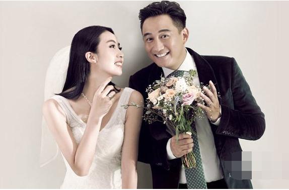 娱乐圈是宠妻狂魔的明星都有谁？
[熊猫]黄磊，他和孙莉结婚多年，黄磊经常下厨改善