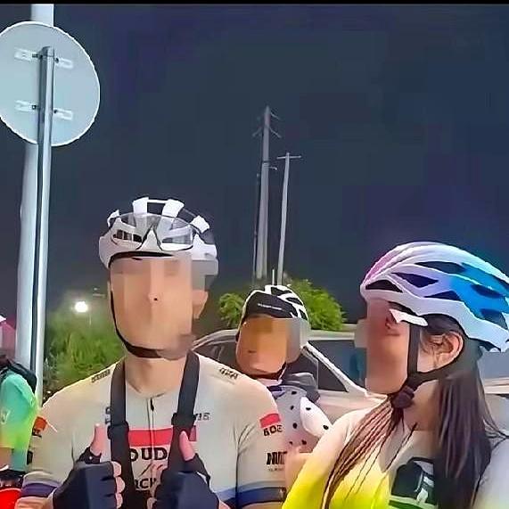 婚期定了、婚房也装好，女友却因夜骑闹到分手。南宁这事儿，真扎心。
陈先生和女友相