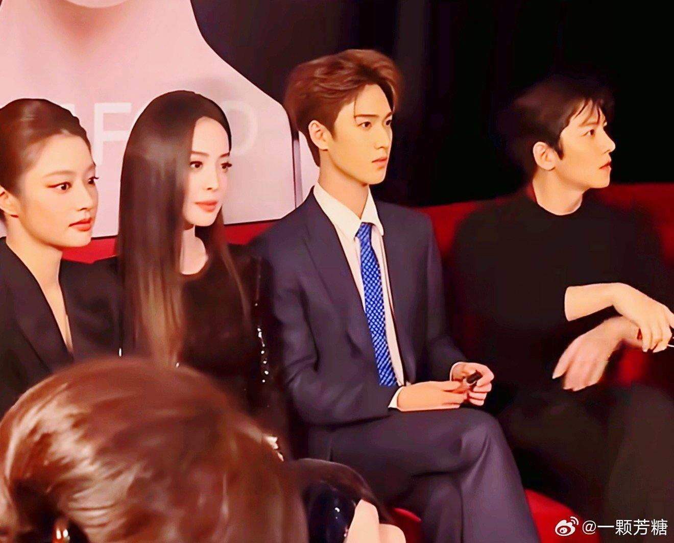 娜扎池昌旭又同框了，帅哥美女又同框了，真是养眼的很啊，对我们眼睛很友好 ​​​