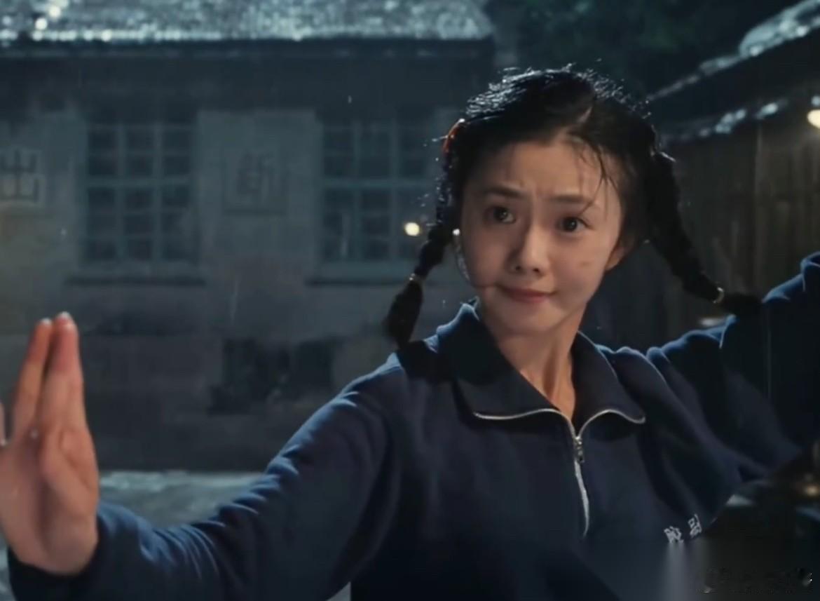 不管你信不信， 都改变不了一点， 刘浩存现在给人的感觉是，跟老戏骨搭戏一点也不逊