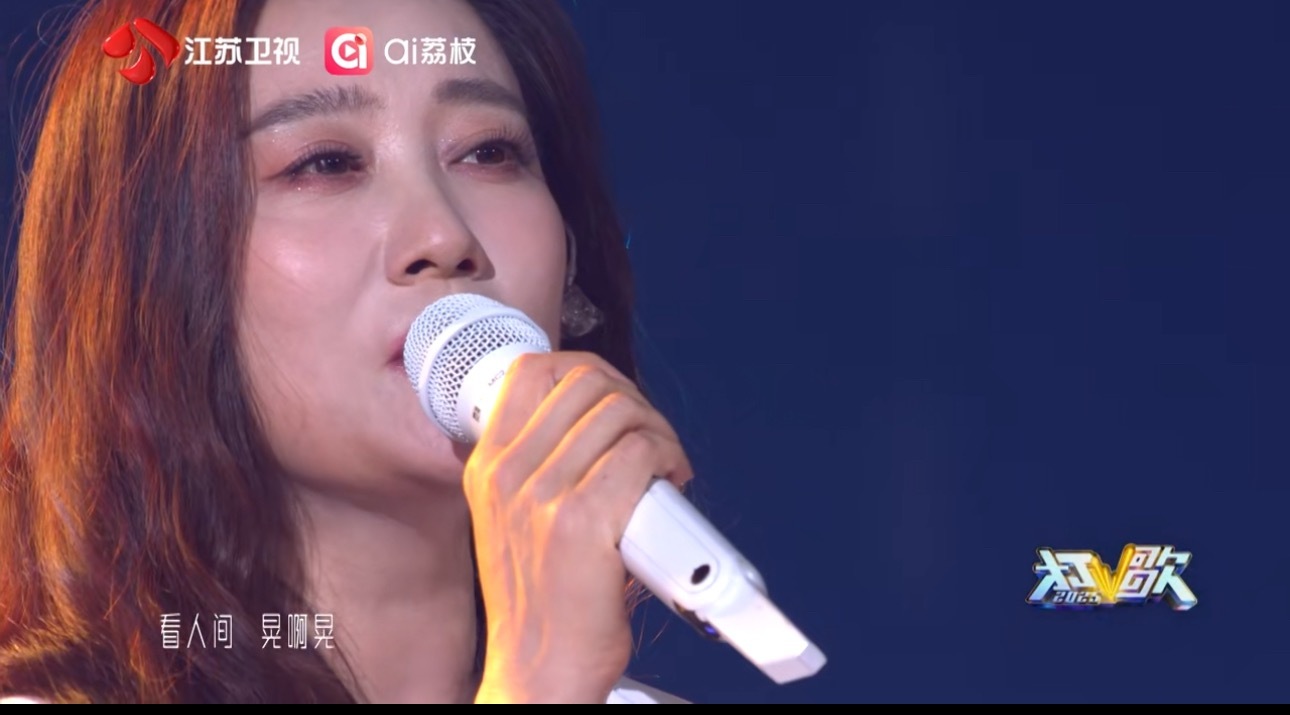谭晶归舟每一句都是一个画面谭晶打歌舞台演唱《归舟》，每一句都是一个画面，歌声温柔