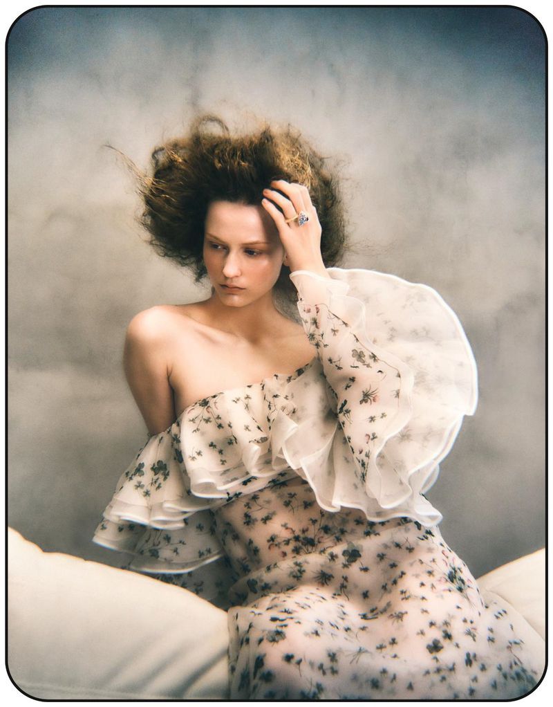 模特Melinda Kiss出镜德版《Harper's Bazaar》2026年