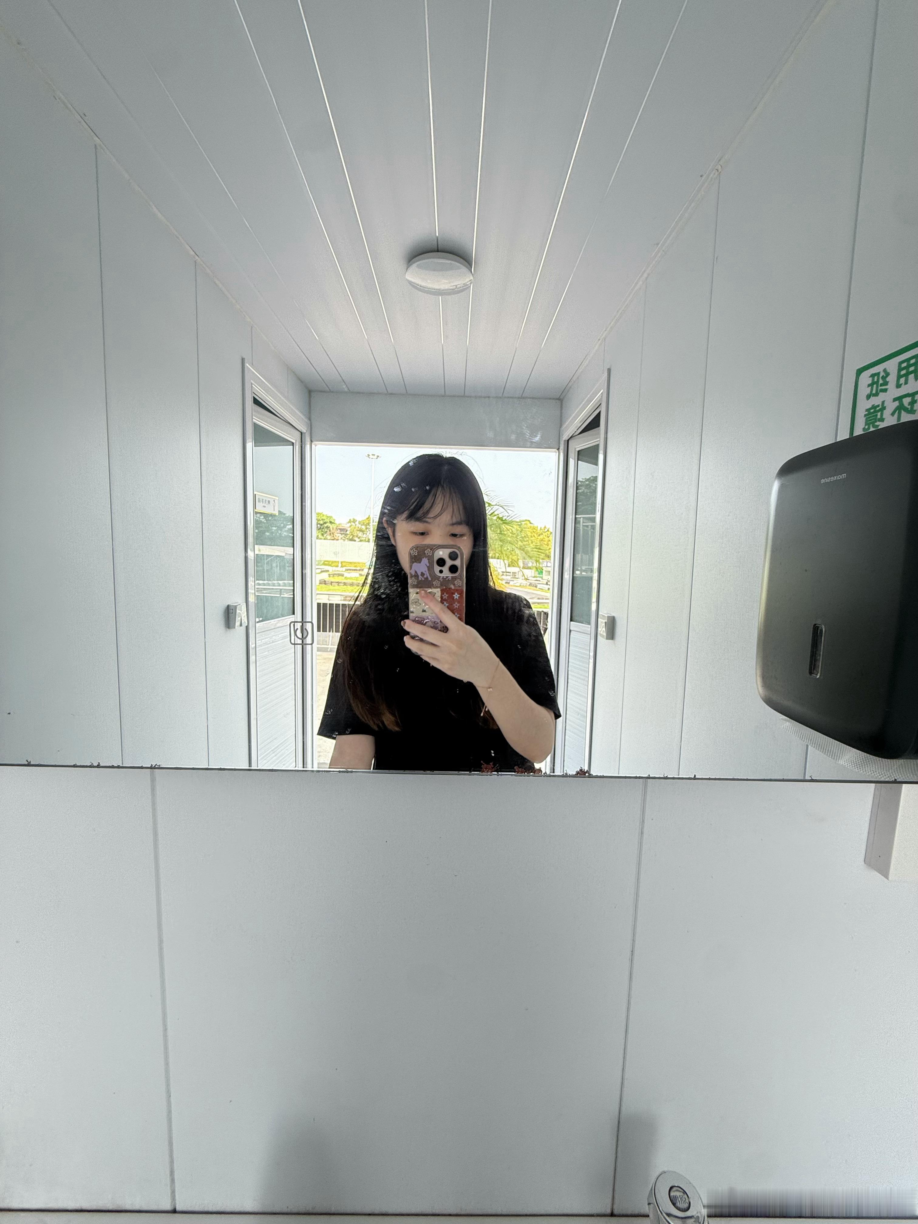 来卡丁车啦[偷笑][挤眼]汽场全开  ​​​