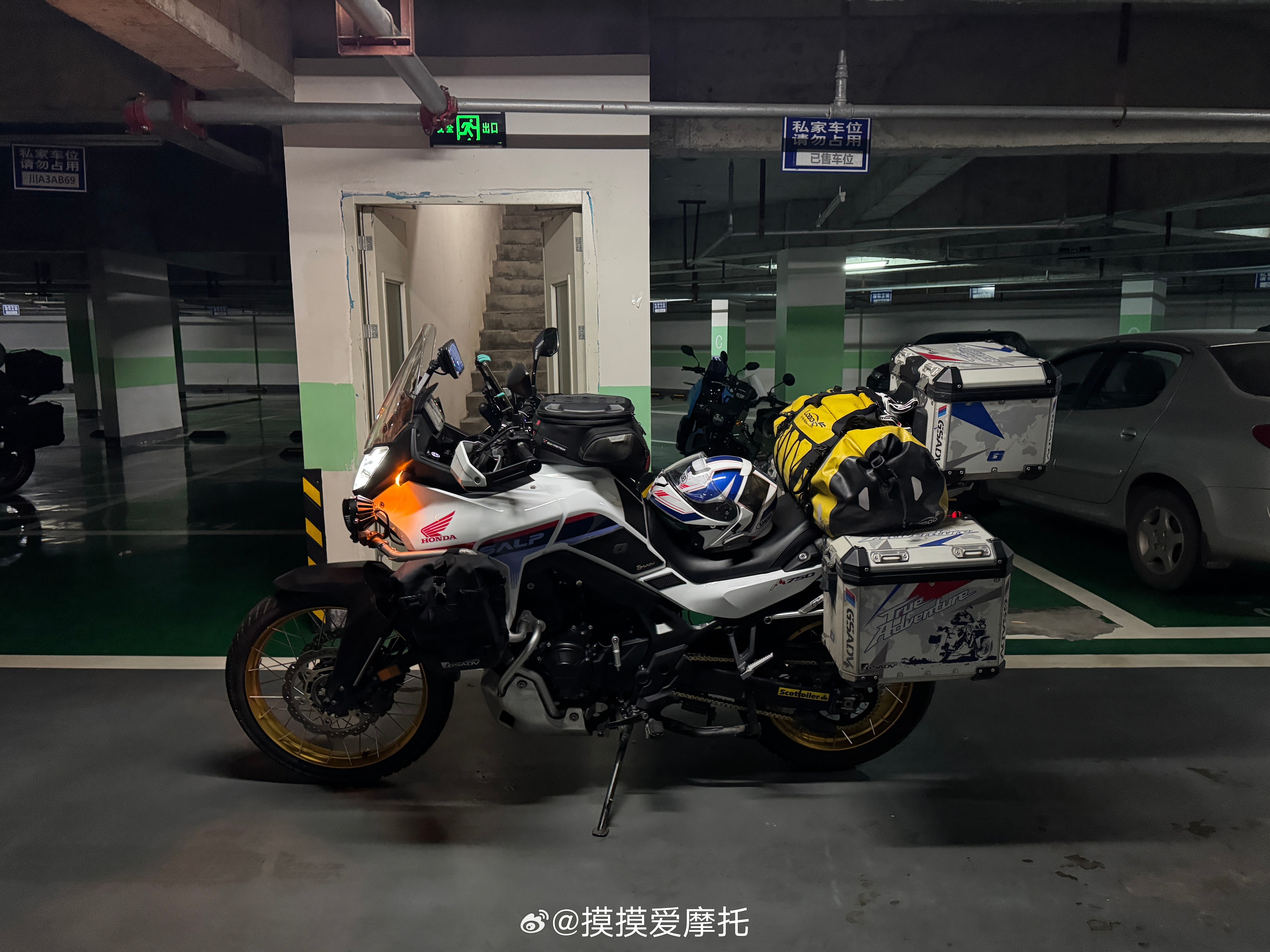 机车摩托车 出发！去林芝看桃花，这次准备从云南进藏，时间还挺碰巧的，明天奔达会在