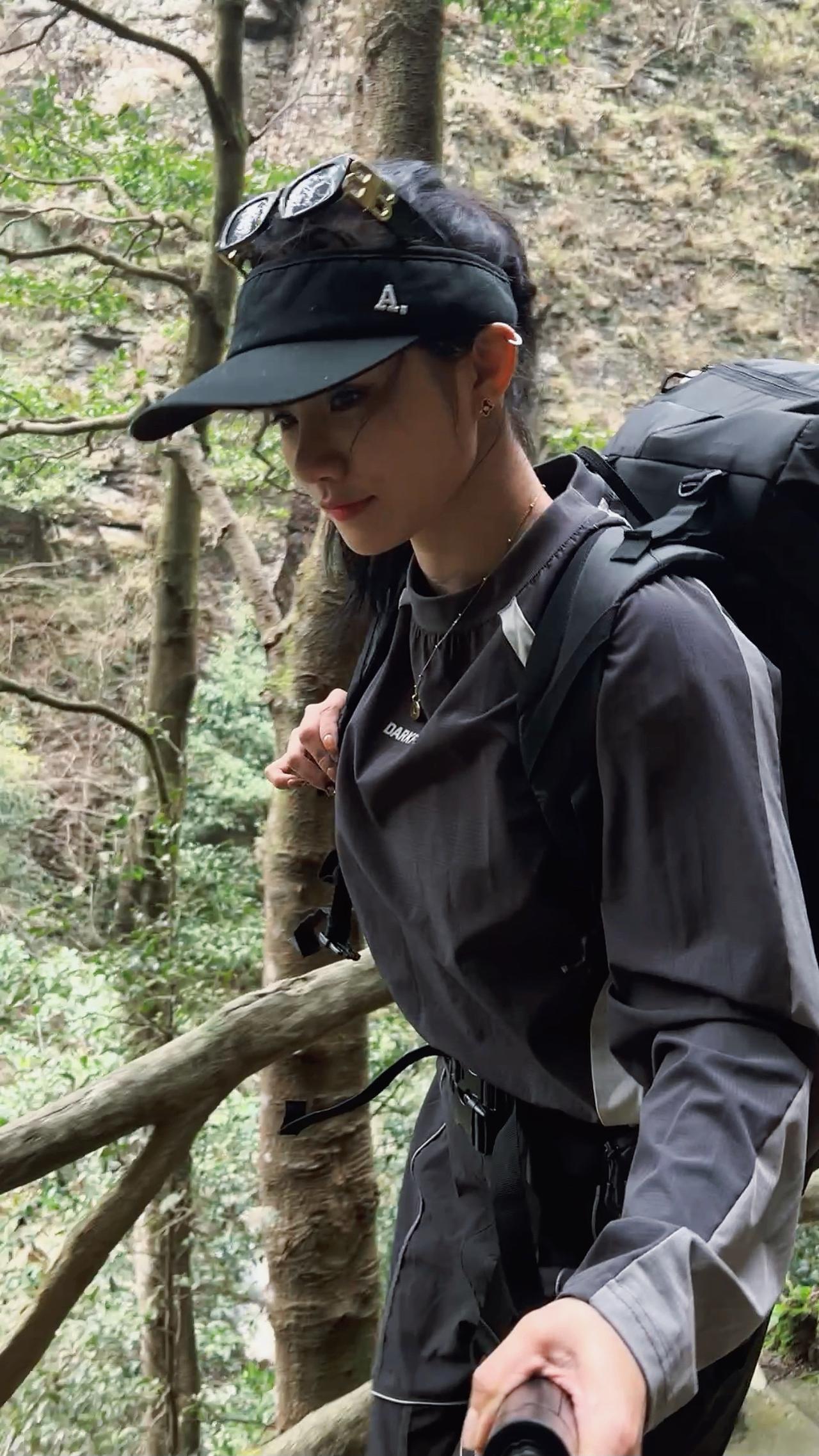 去山上补充能量，这事儿真的太绝了！老祖宗诚不欺我，多往山里跑，能量补到爆。爬山可