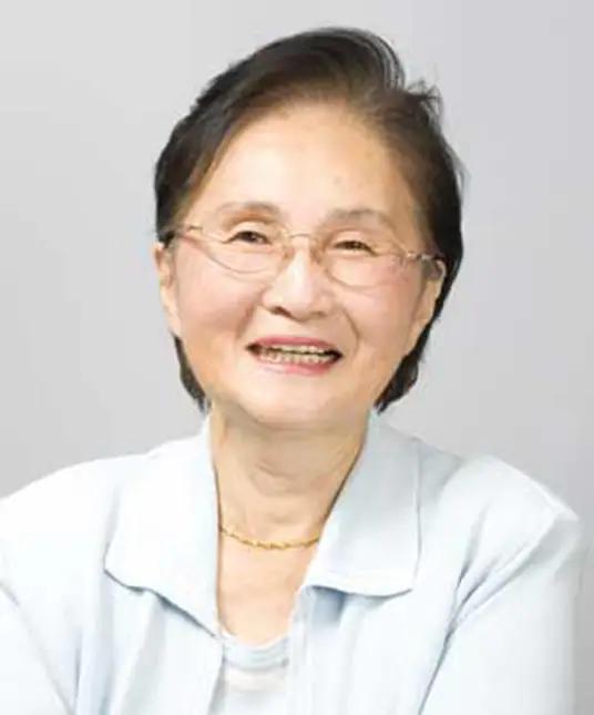 七万张选票，东京都选区。东条由布子拿到五万九千多张，落选，连保证金都没保住。一个