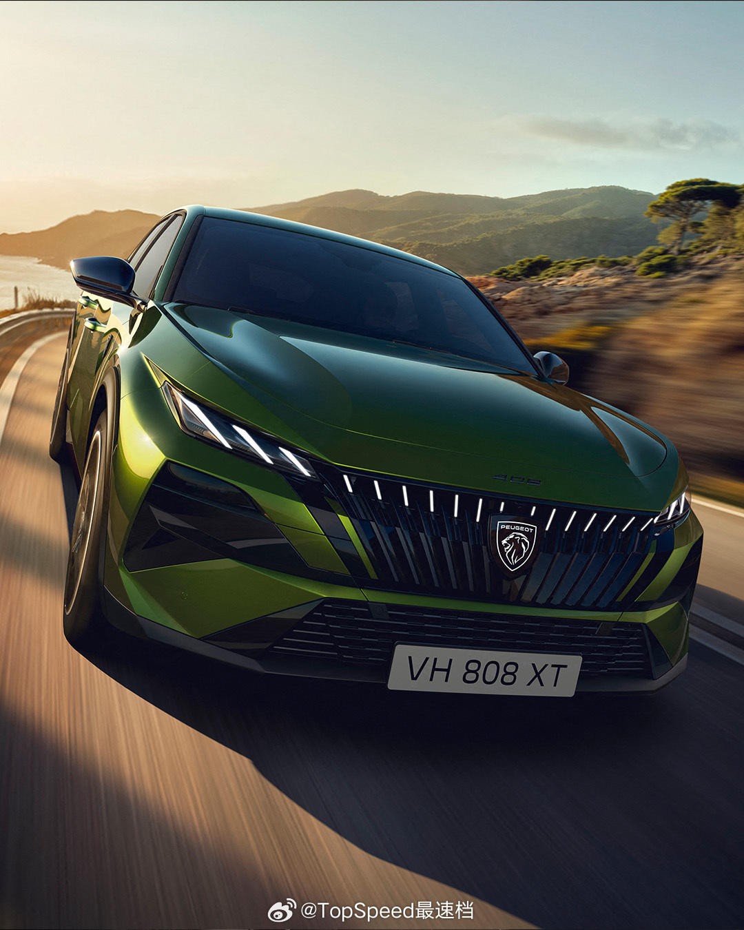 标致全新408重新设计的日间行车灯10英寸驾驶员显示屏提供混合动力、插电式混合动