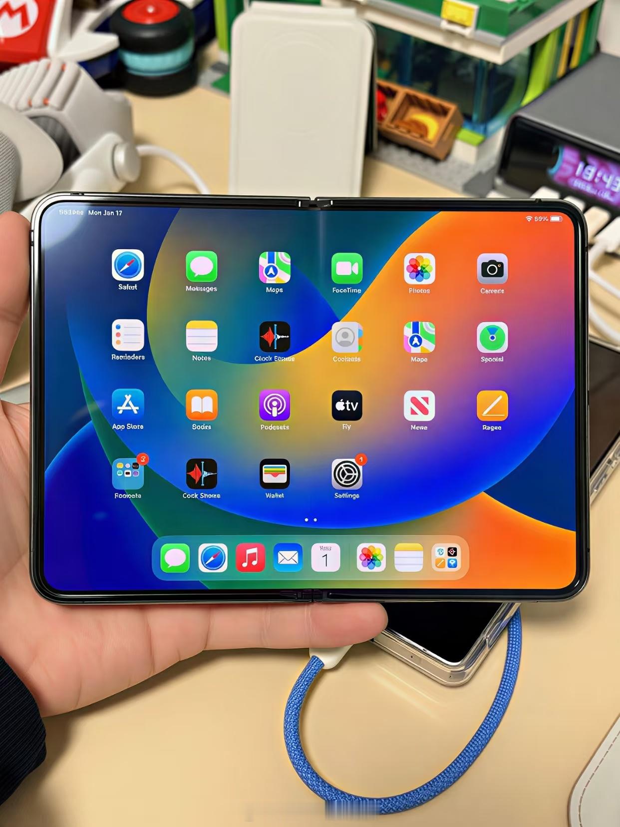 iPhone折叠屏解决不了折痕你还愿意入手吗？ 
