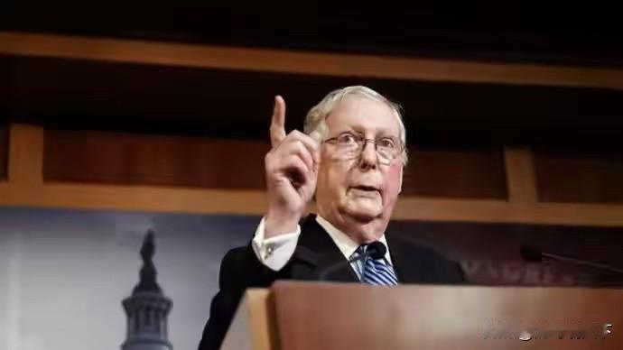 特朗普“亲俄”终于惹出众怒，共和党元老带头“反水”

特朗普力推俄乌28点和平计