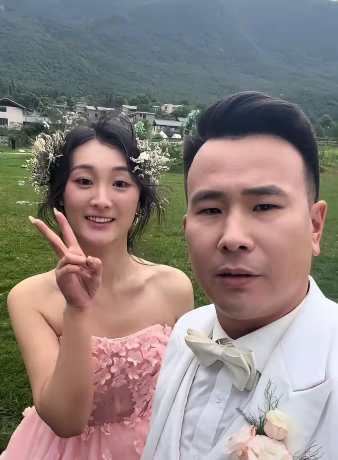 大衣哥翻红了，前儿媳陈亚楠会后悔吗？她应该不会后悔，她嫁给朱小伟的时候大衣哥也很